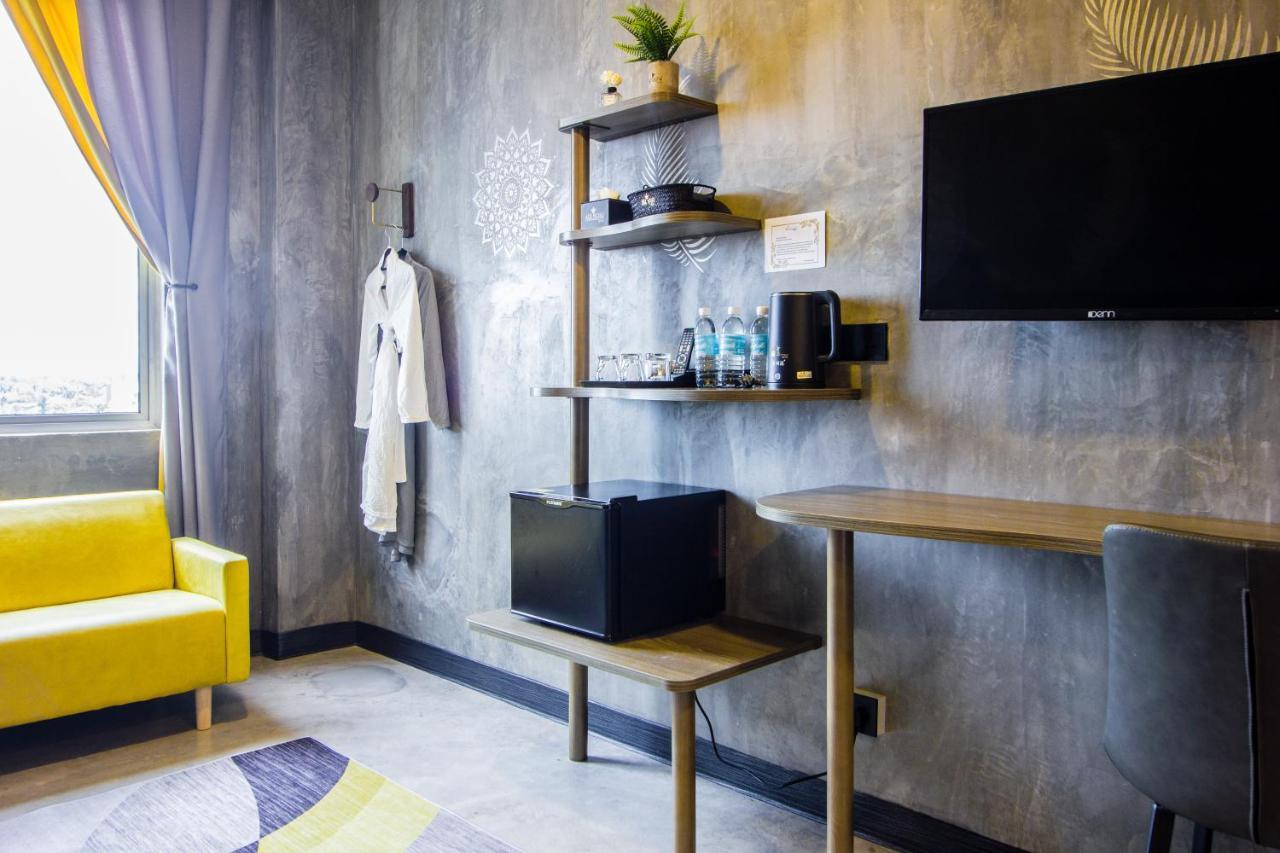 Sri Indar Hotel & Suites Parit Buntar Dış mekan fotoğraf