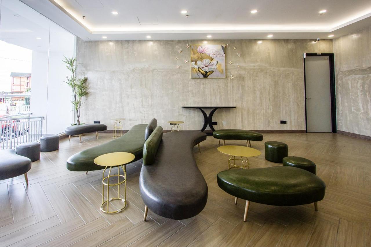 Sri Indar Hotel & Suites Parit Buntar Dış mekan fotoğraf