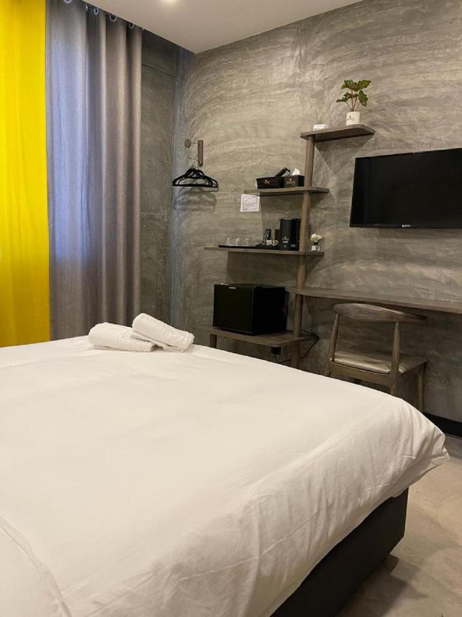 Sri Indar Hotel & Suites Parit Buntar Dış mekan fotoğraf