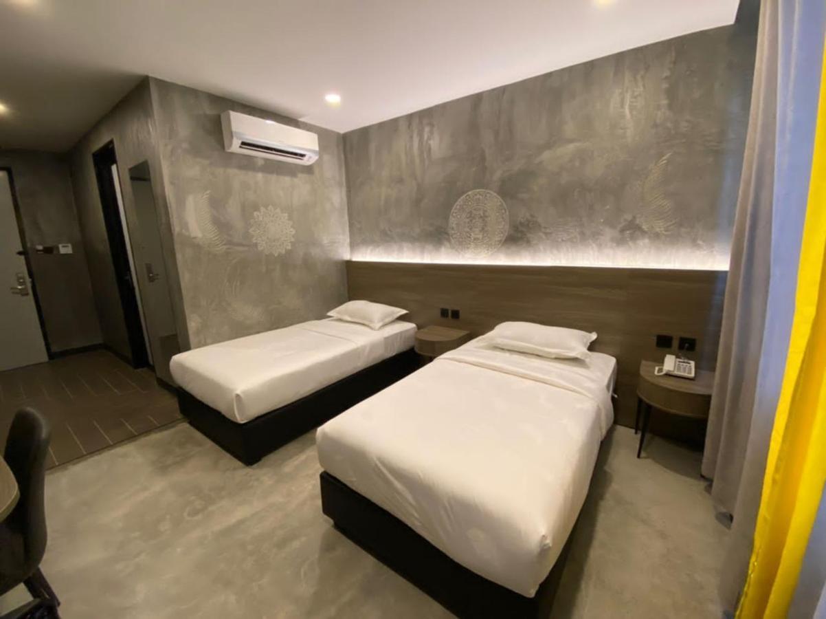 Sri Indar Hotel & Suites Parit Buntar Dış mekan fotoğraf
