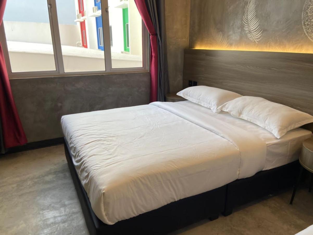 Sri Indar Hotel & Suites Parit Buntar Dış mekan fotoğraf