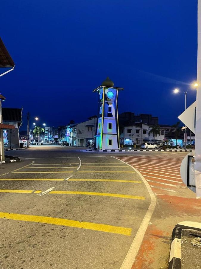 Sri Indar Hotel & Suites Parit Buntar Dış mekan fotoğraf