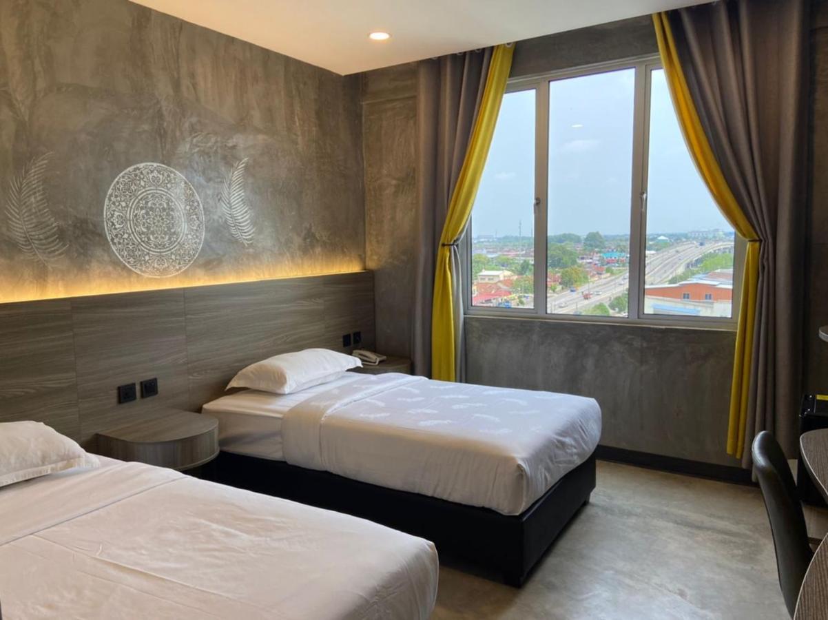Sri Indar Hotel & Suites Parit Buntar Dış mekan fotoğraf