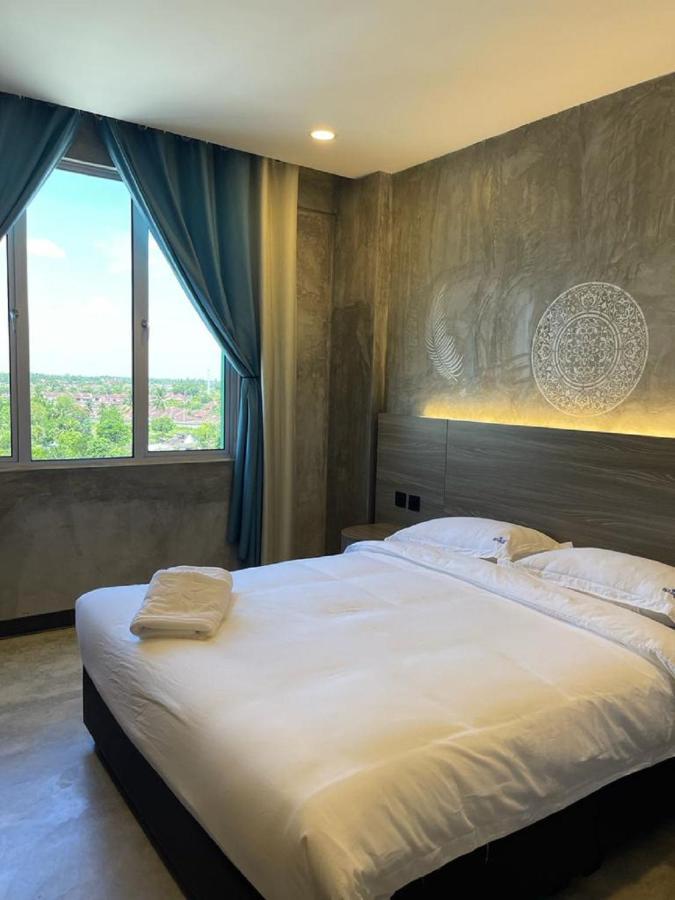 Sri Indar Hotel & Suites Parit Buntar Dış mekan fotoğraf