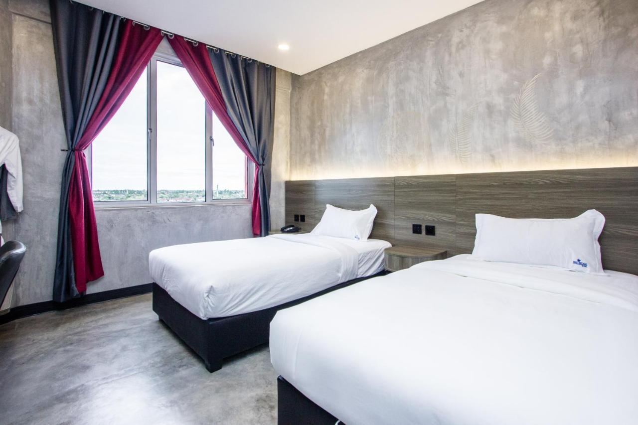 Sri Indar Hotel & Suites Parit Buntar Dış mekan fotoğraf