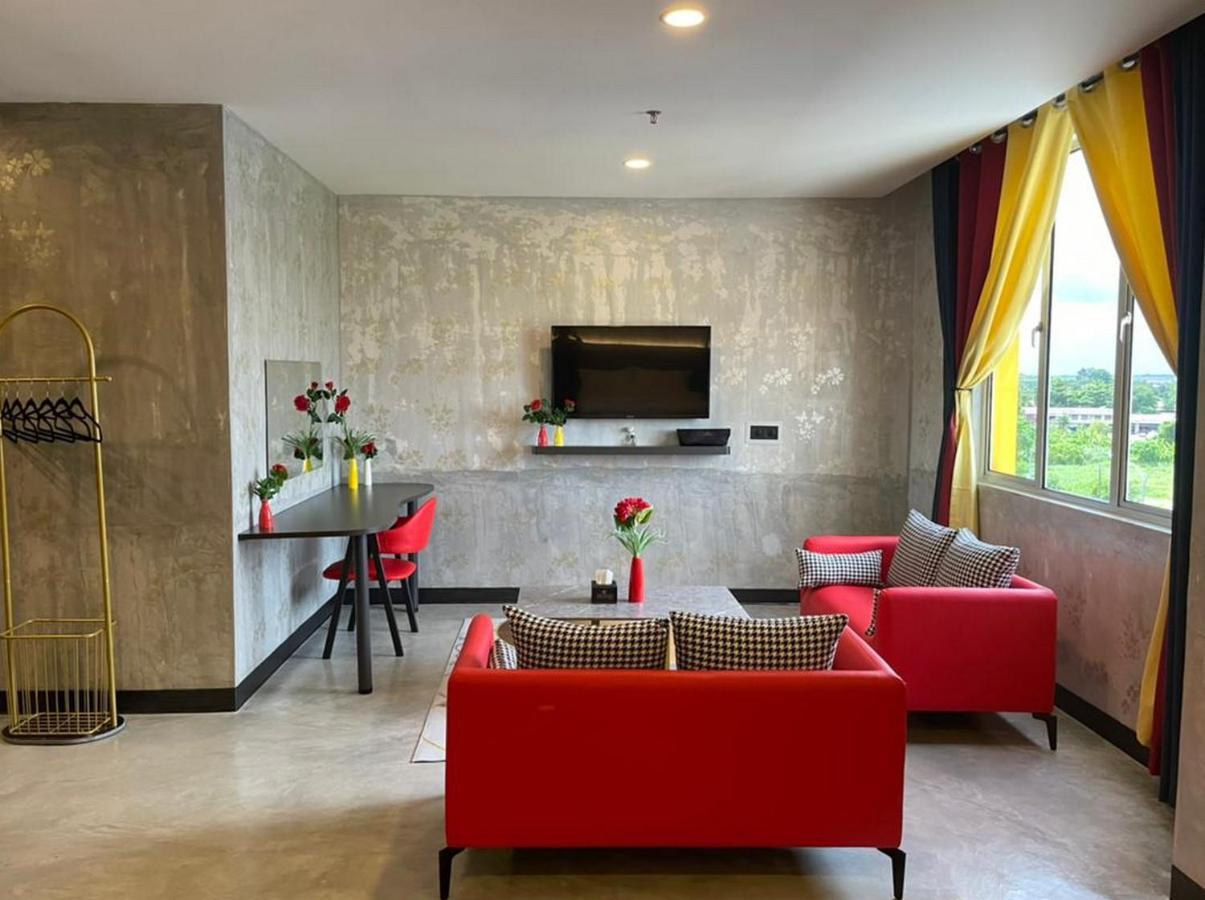 Sri Indar Hotel & Suites Parit Buntar Dış mekan fotoğraf